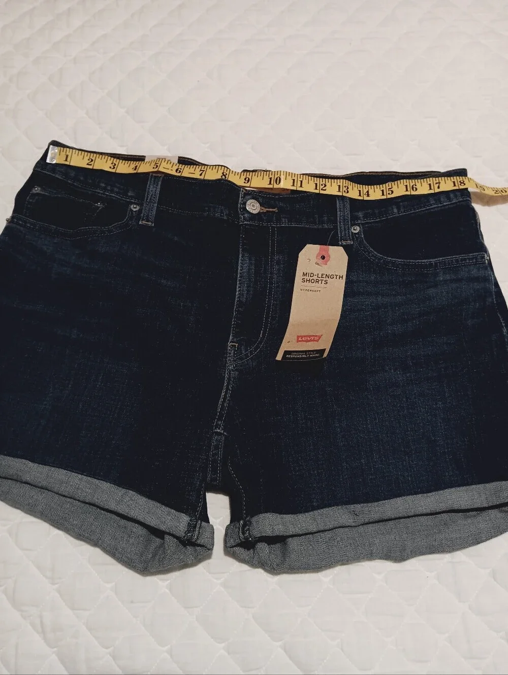 Levis Dark Wash Denim Roll-Cuff Women's Shorts Size 18